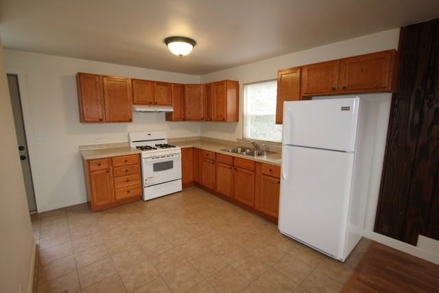 24406 W Hillside Dr - Photo 3 of 16