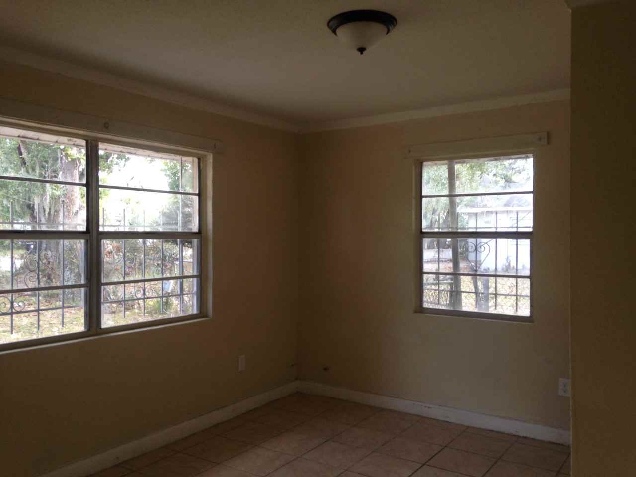 414 Sunset Drive - Photo 4 of 5