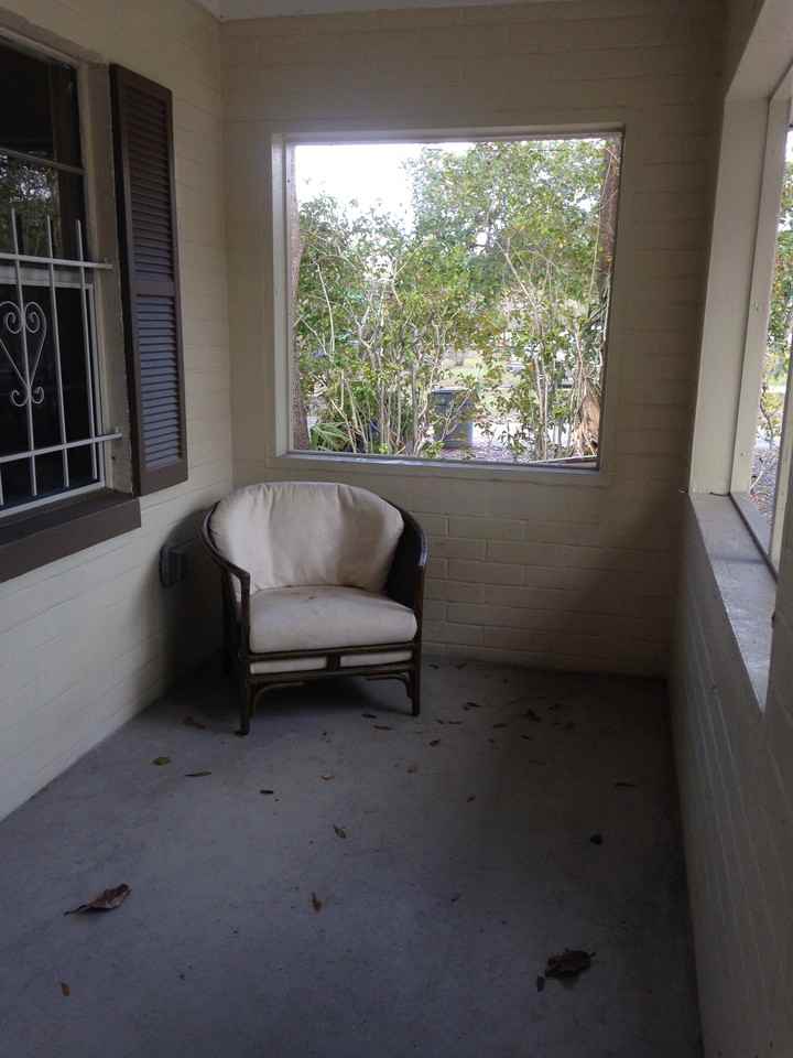 414 Sunset Drive - Photo 2 of 5