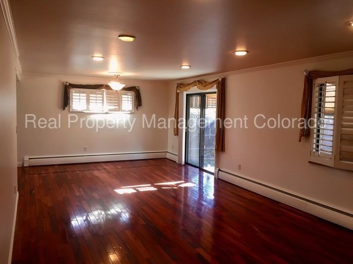 591 Nome St - Photo 2 of 32