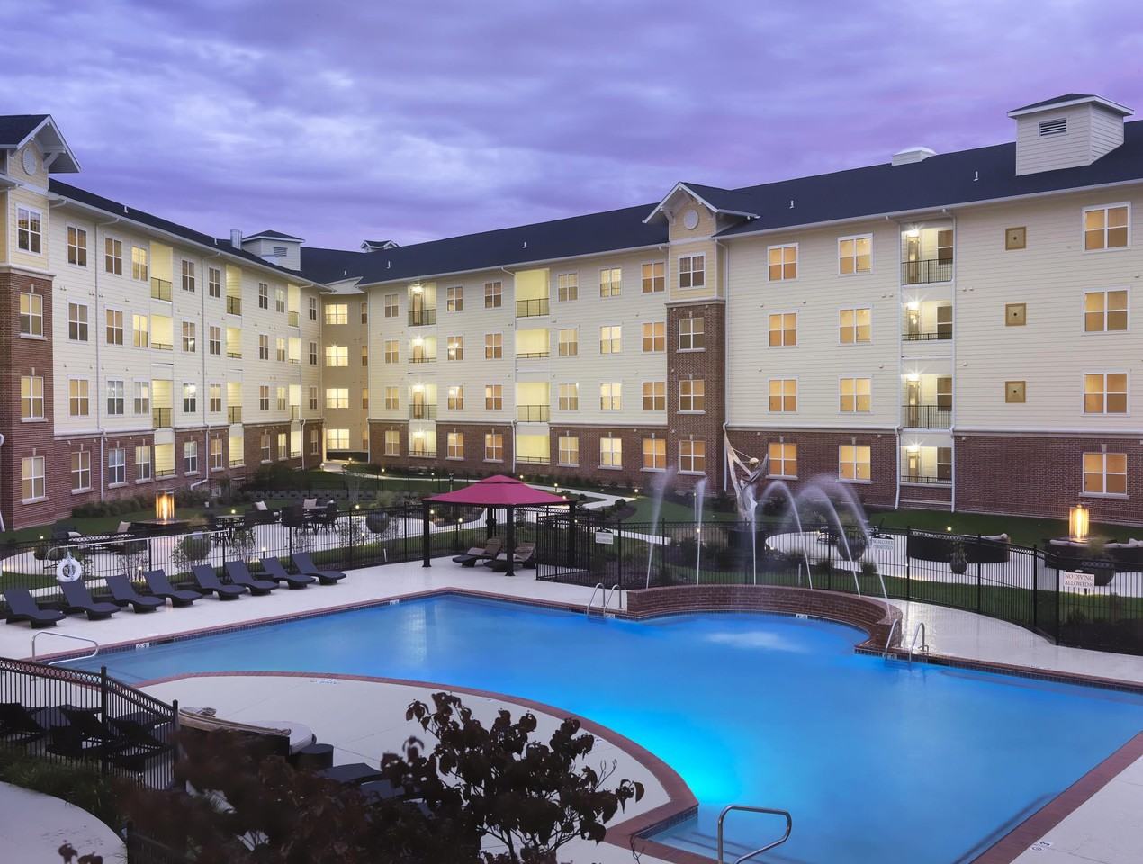 Mansions on the Plaza - Photo 2 of 16