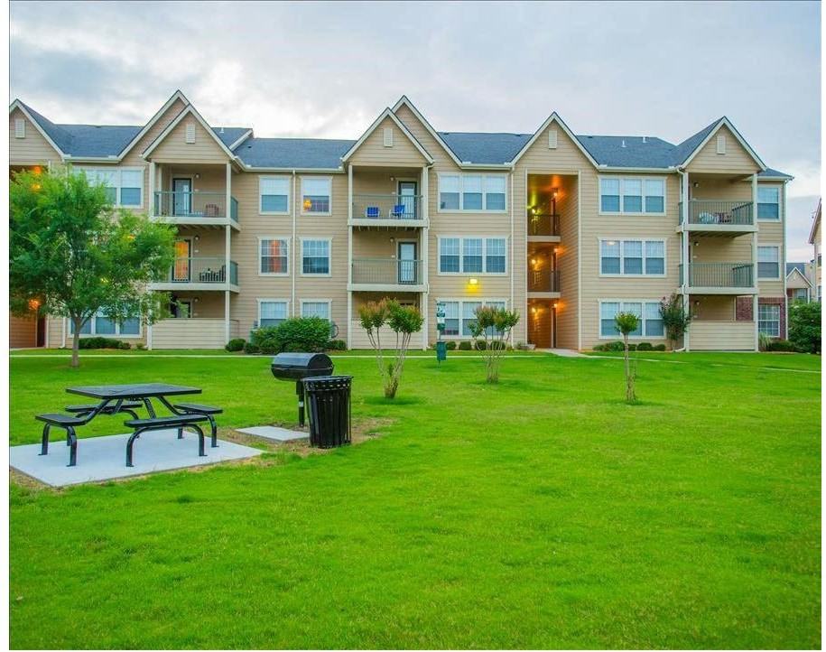 Preston Lakes - Photo 2 of 19