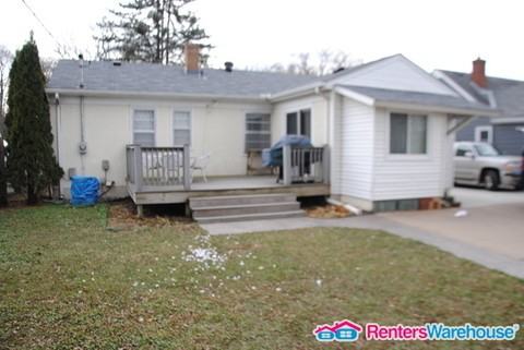 2111 Geranium Ave E - Photo 3 of 18