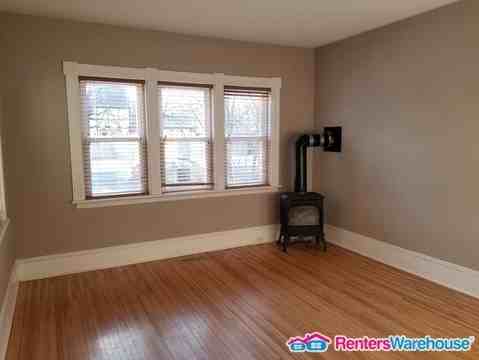 402 14th Ave N - Photo 3 of 18