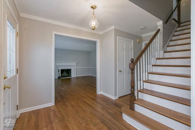 25W171 Essex Ave - Photo 3 of 30