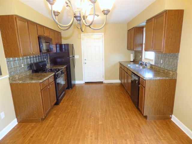 1321 N Page St - Photo 2 of 18