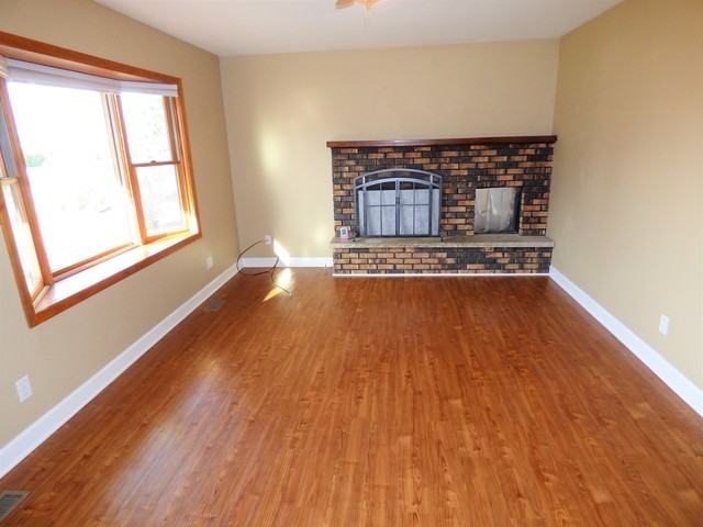 1321 N Page St - Photo 3 of 18