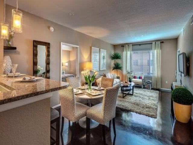 1108 E Twiggs St - Photo 2 of 6