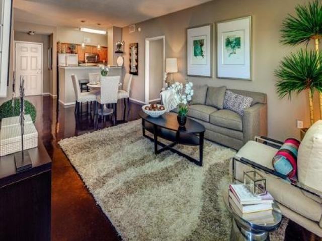 1108 E Twiggs St - Photo 3 of 6