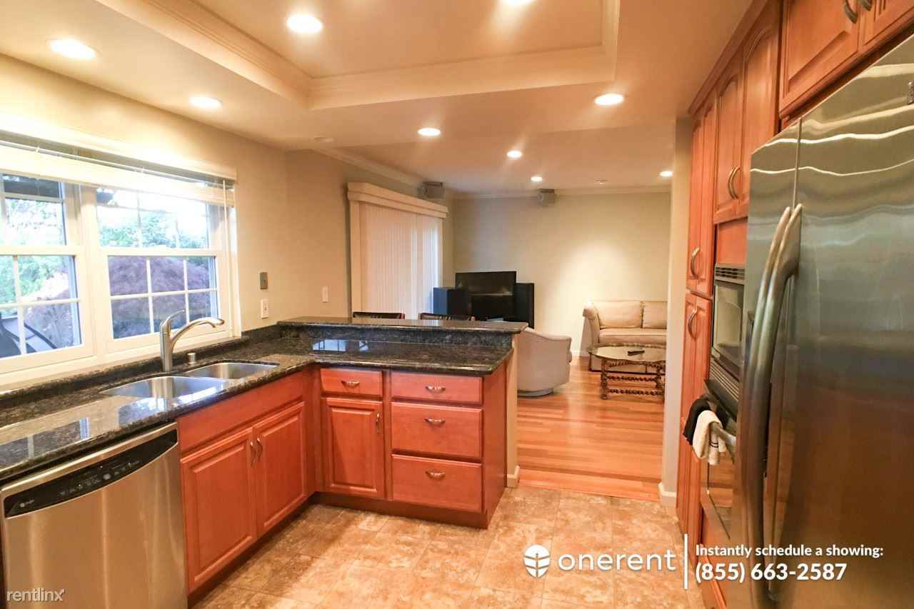 806 Grenada Ln - Photo 2 of 23