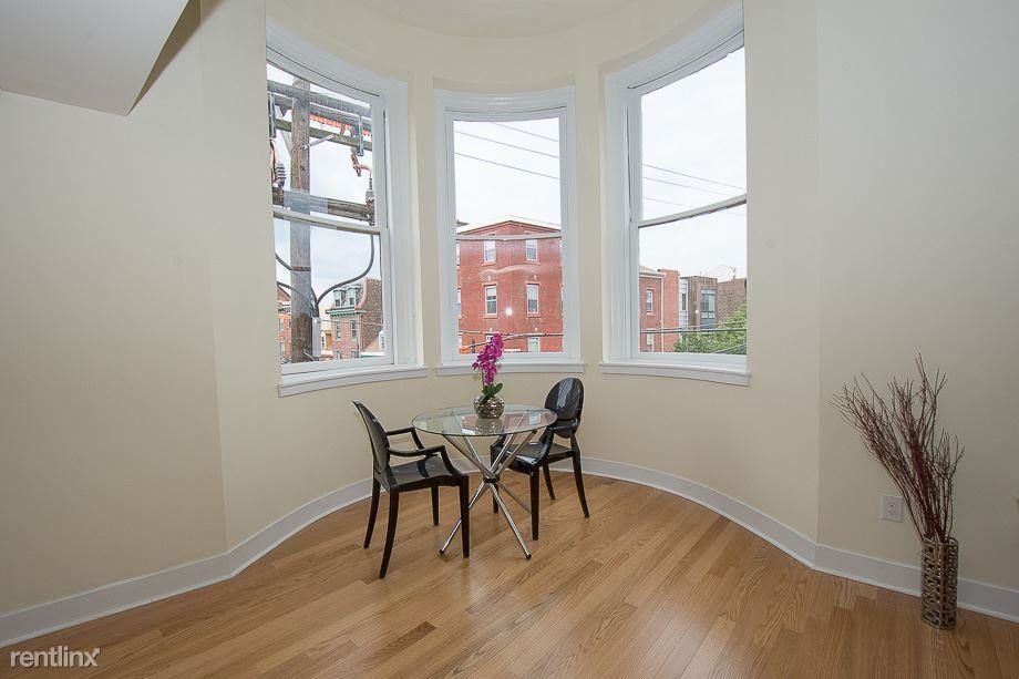 400 Green St - Photo 2 of 4