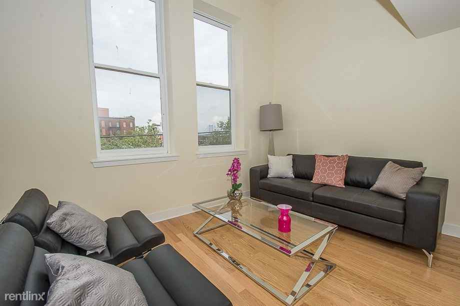 400 Green St - Photo 3 of 4