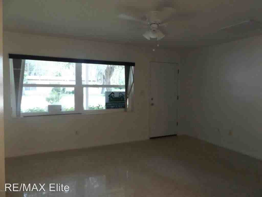 703 Aurora St - Photo 3 of 13