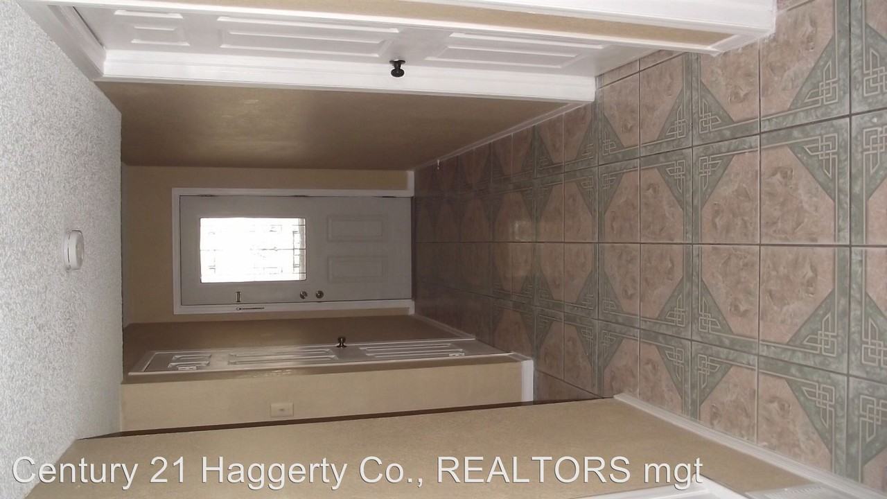 5108 Temple Ct - Photo 3 of 24