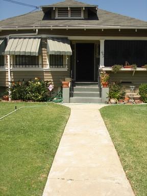 1603 W 36th Pl - Photo 2 of 8