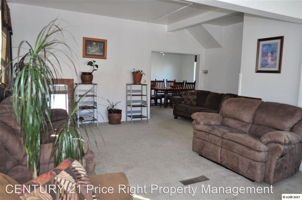 804 3rd St - Photo 3 of 16