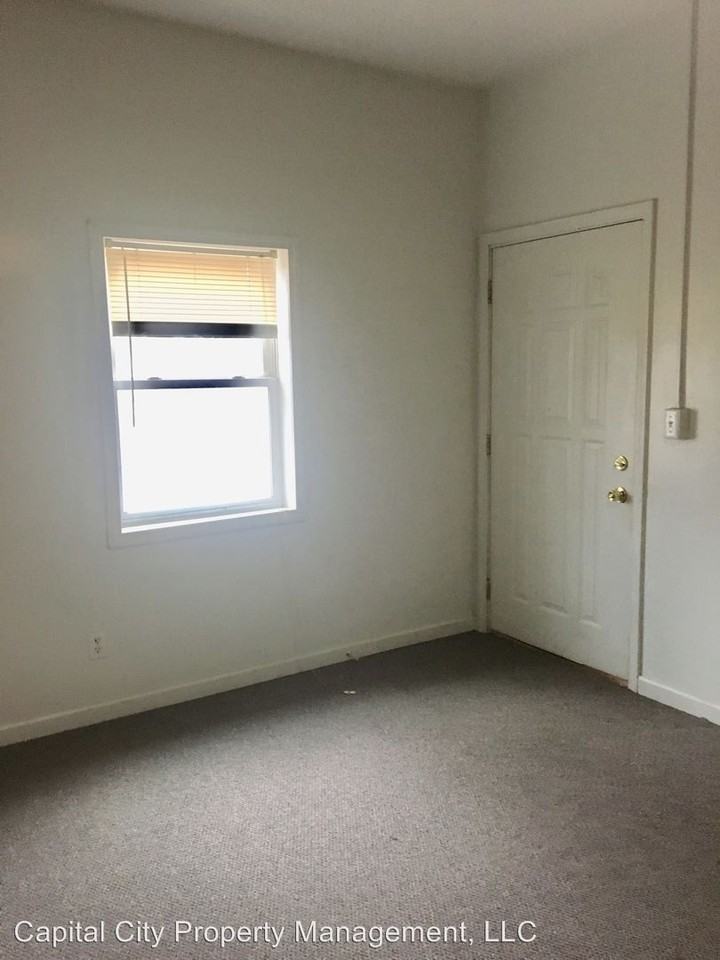 123 W. Perry - Photo 2 of 6