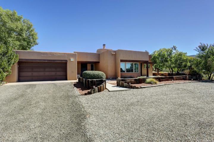 1134 Marigold Dr NE - Photo 2 of 34