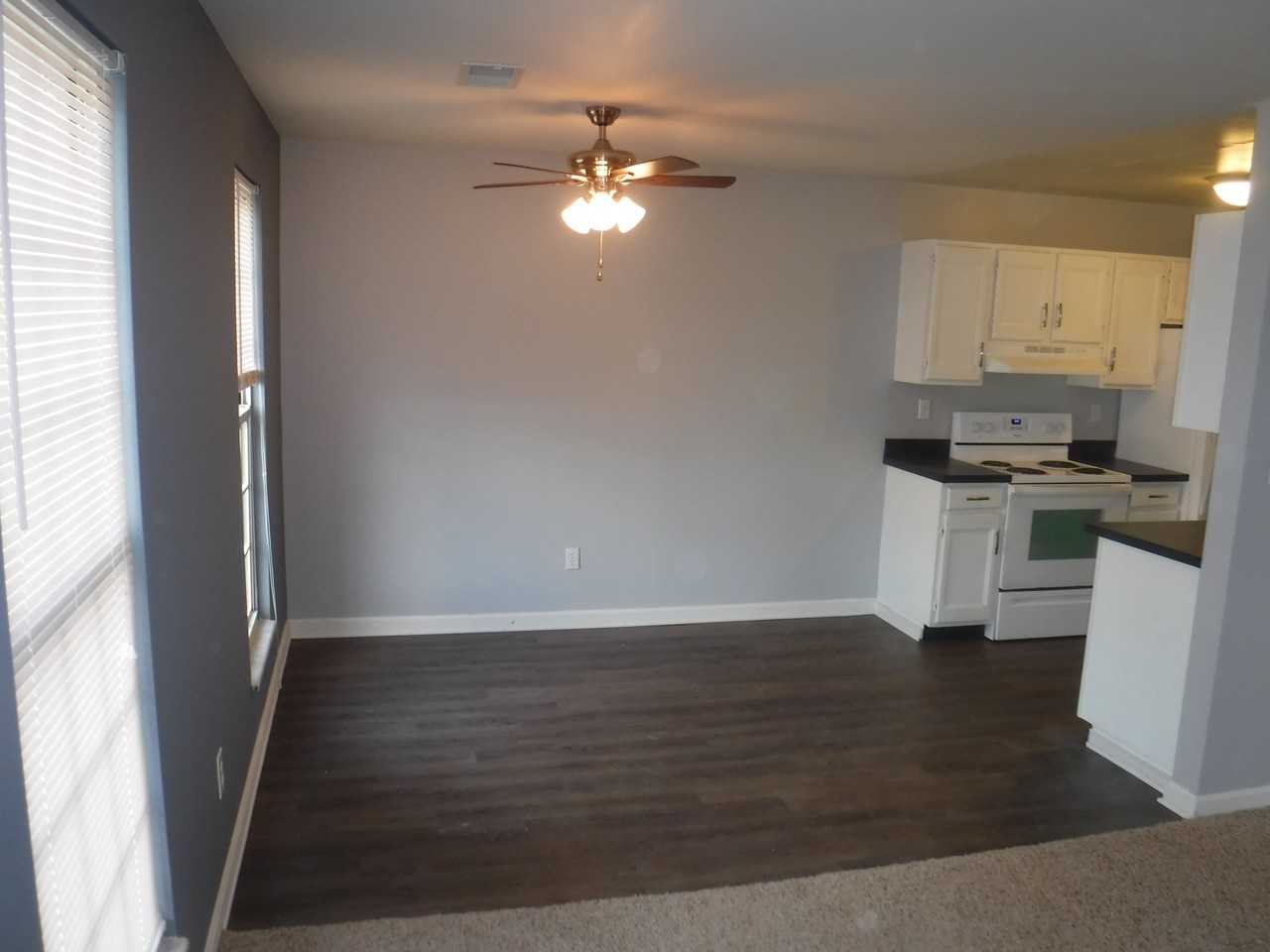 Mulberry Square Apartments 228 Chandler Ave, Evansville, IN 47713