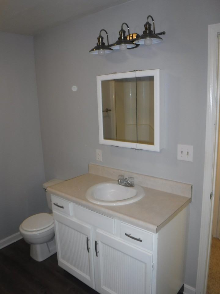 Mulberry Square Apartments 228 Chandler Ave, Evansville, IN 47713