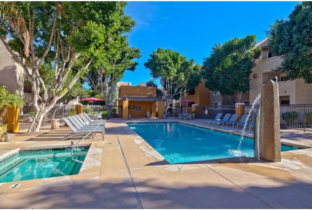 12Fifty5 on University - Photo 3 of 15