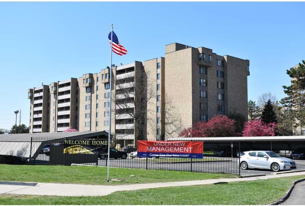 Towers of Southfield - Photo 2 of 19