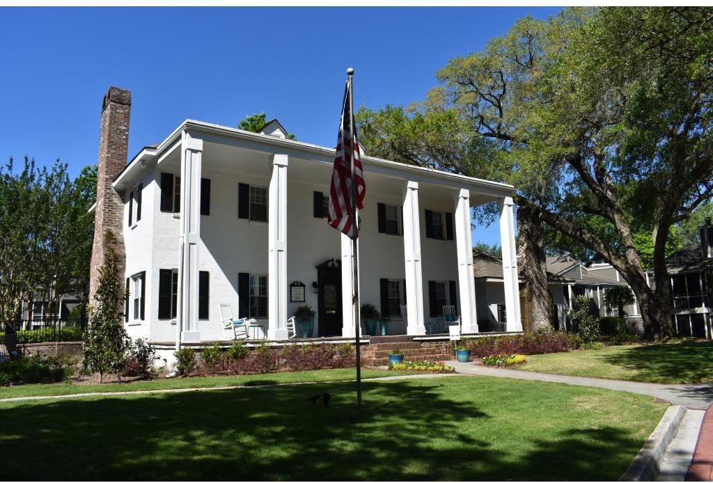 Plantation Oaks - Photo 2 of 15