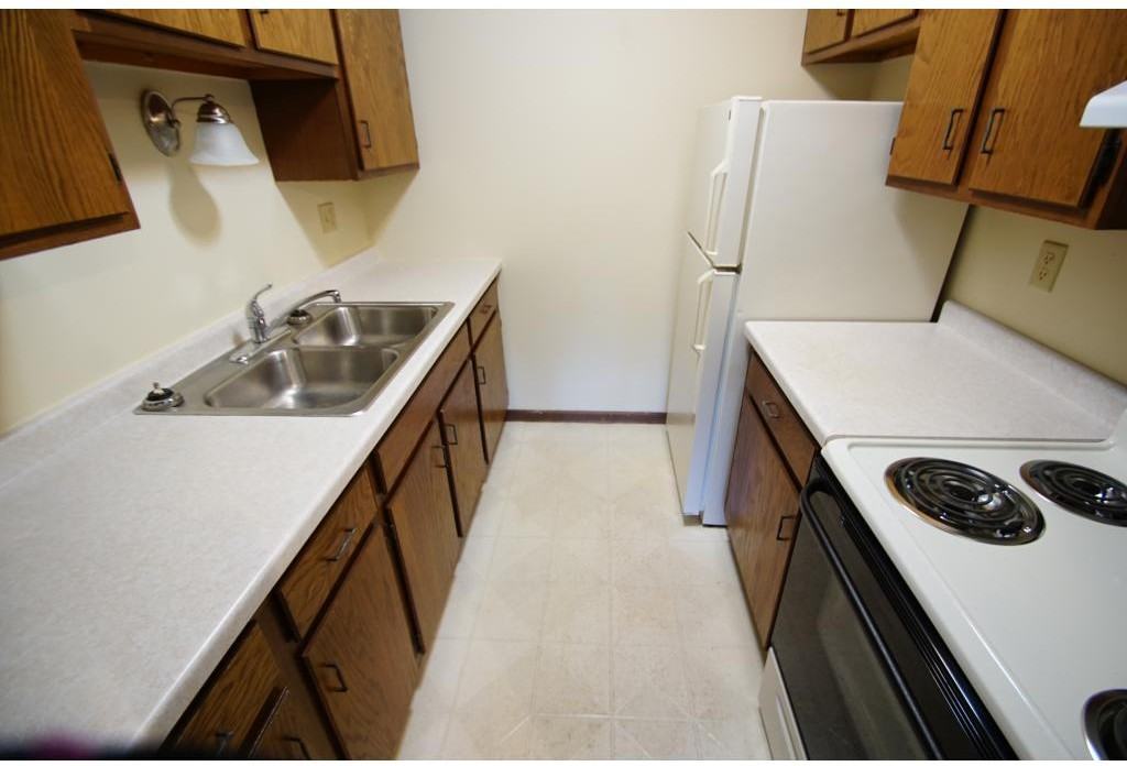 Oakridge Apartments - Photo 2 of 13