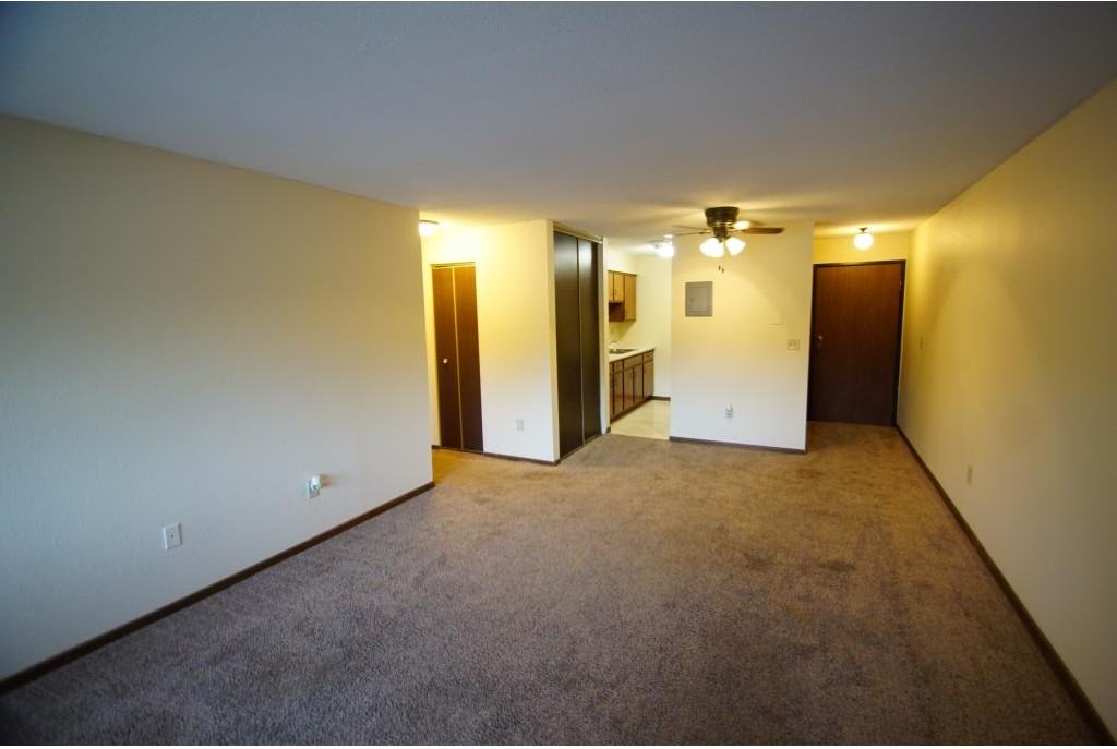 Oakridge Apartments - Photo 3 of 13