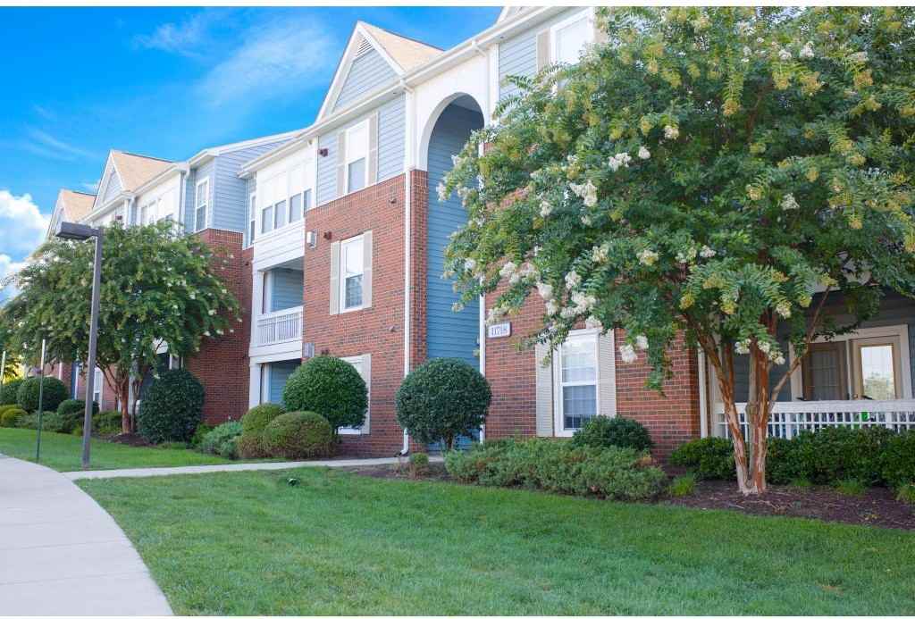 Kilburn Crossing Apartments - Photo 3 of 18