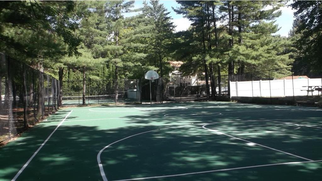 Fox Run Apartments - Photo 2 of 20