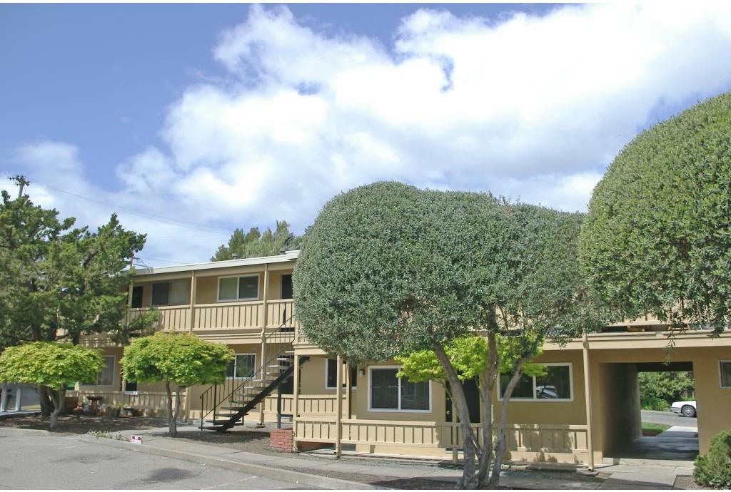 Hillview Apartments - Photo 2 of 12