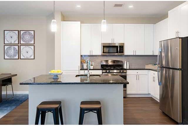 Avalon Somers - Photo 2 of 20