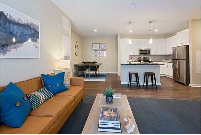 Avalon Somers - Photo 3 of 20