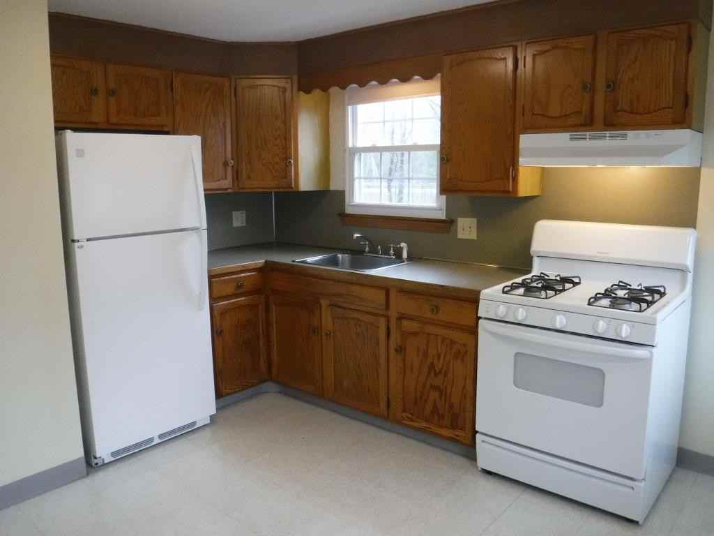 Elm Circle Apartments - Photo 2 of 18