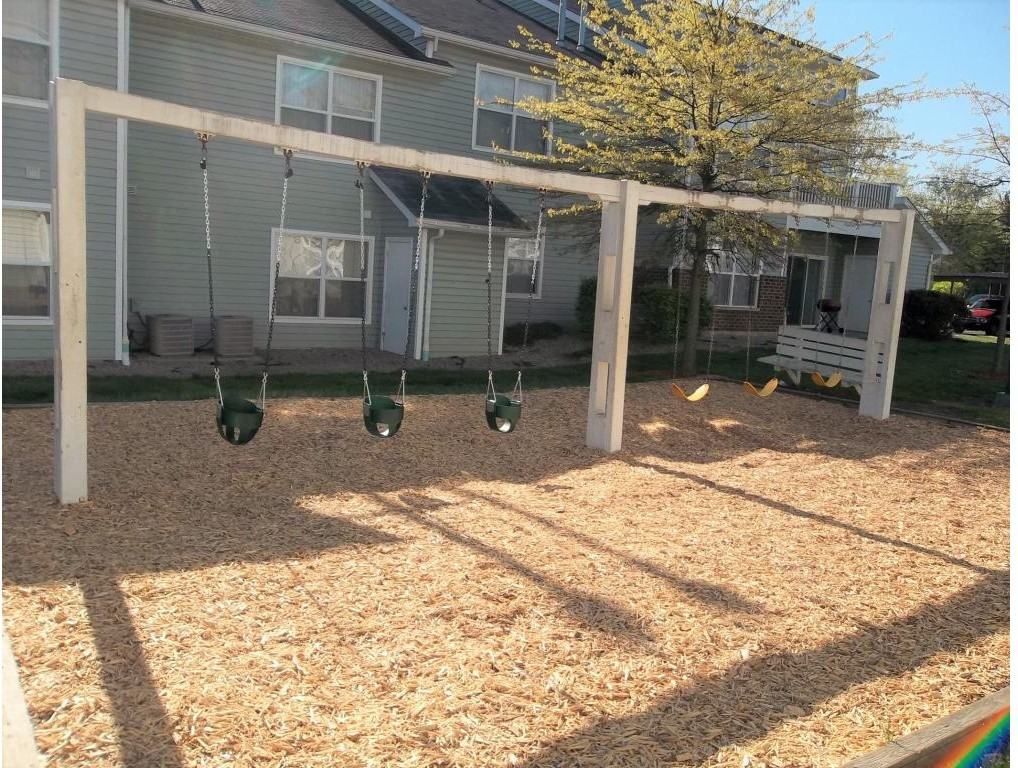 Suffolk Court Apartments - Photo 2 of 17