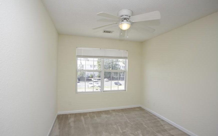 College Station Student Apartments - Photo 3 of 11