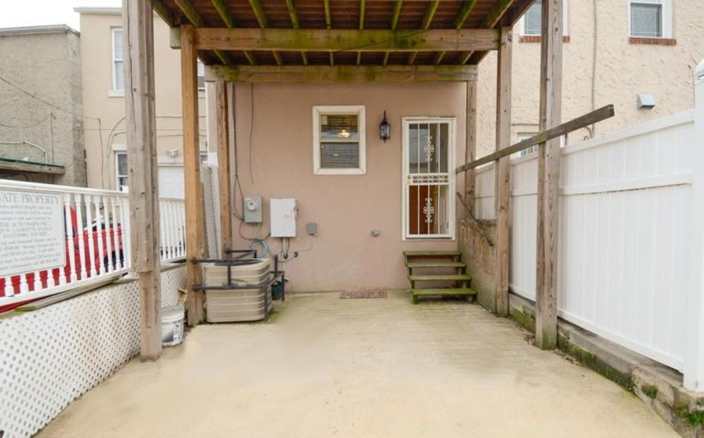 2326 E Fayette St - Photo 7 of 14