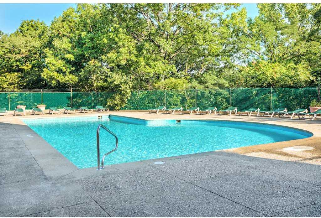 Lake Park Tower Apartments 13855 Superior Rd, East Cleveland, OH