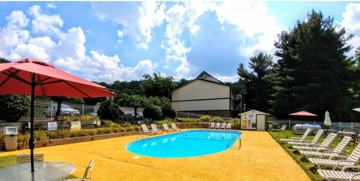 featured image of 1679 Hampton Knoll Dr
