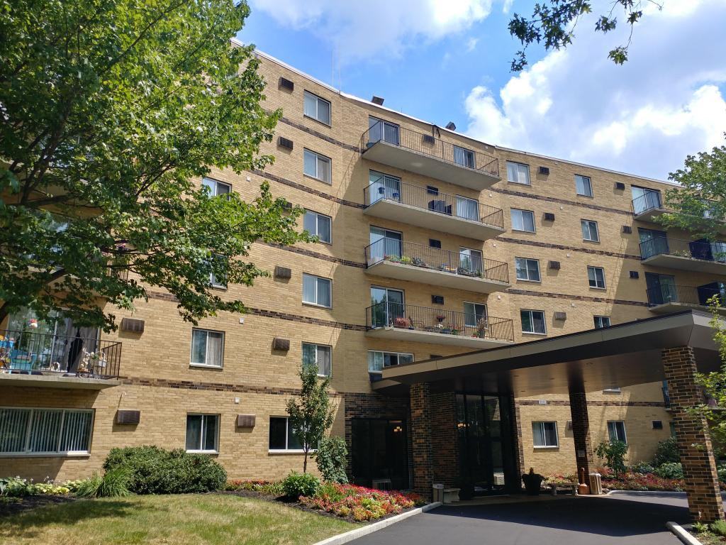 Towers at Summit Ridge - Photo 2 of 19
