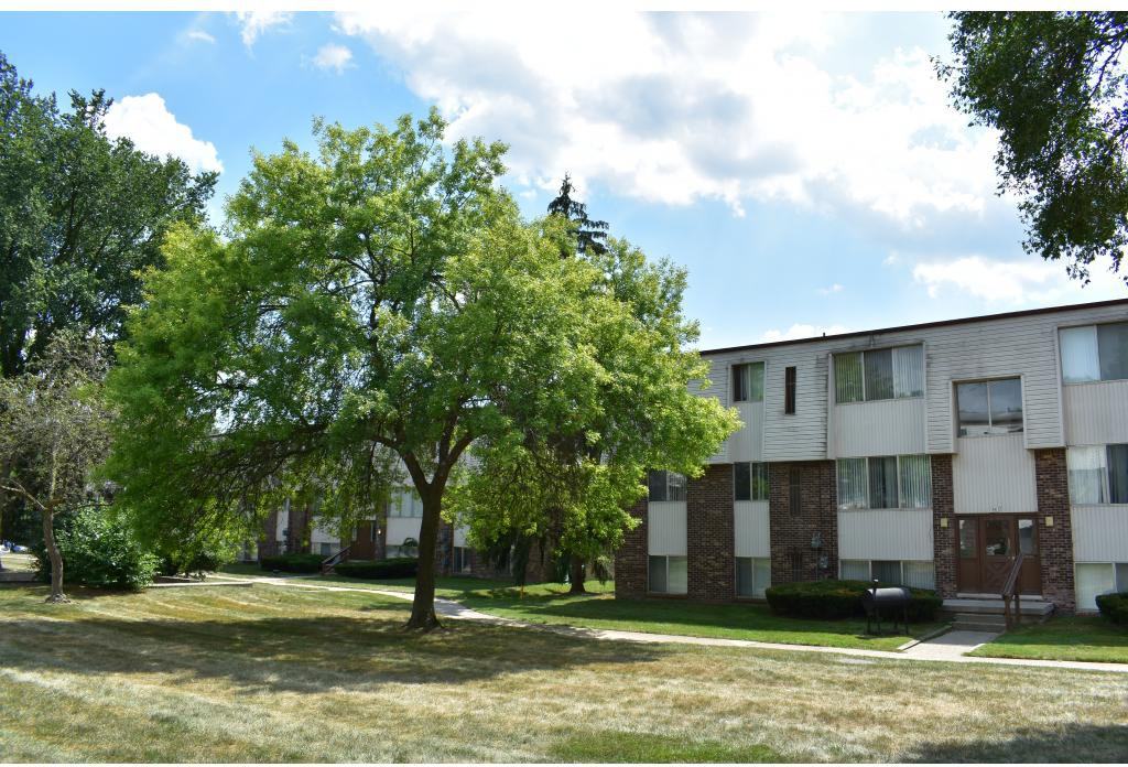 Huron View Apartments - Photo 2 of 19