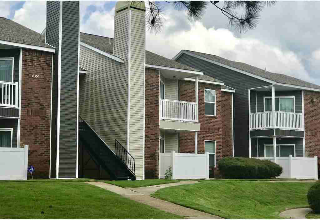 Briar Club - Photo 3 of 20