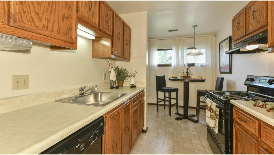 Sunset Ridge Apartments - Photo 2 of 17