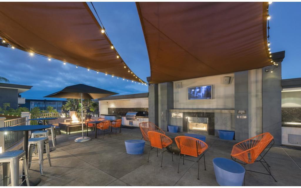 Eight 80 Newport Beach - Photo 3 of 20