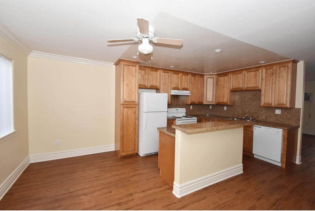 Sunset Views Apartments - Photo 3 of 20