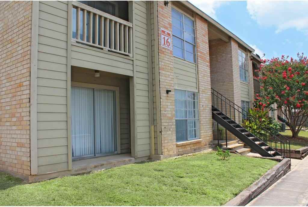 Fredericksburg Place - Photo 2 of 19