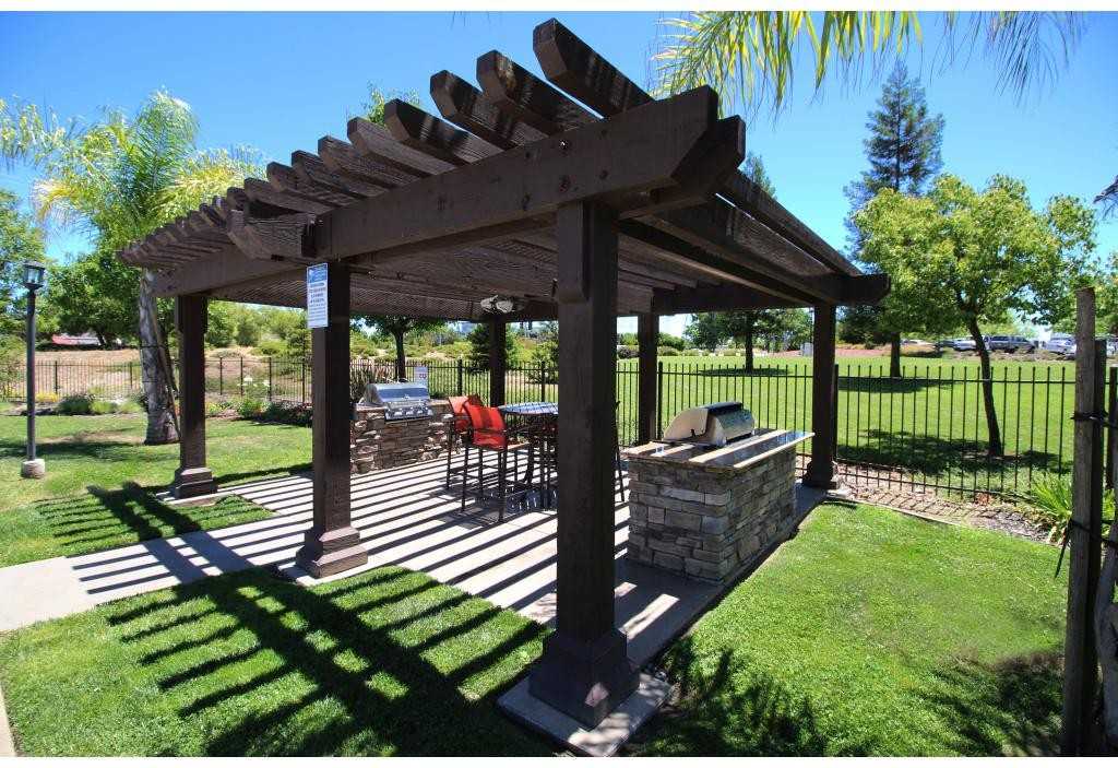 The Fairmont at Willow Creek - Photo 2 of 19