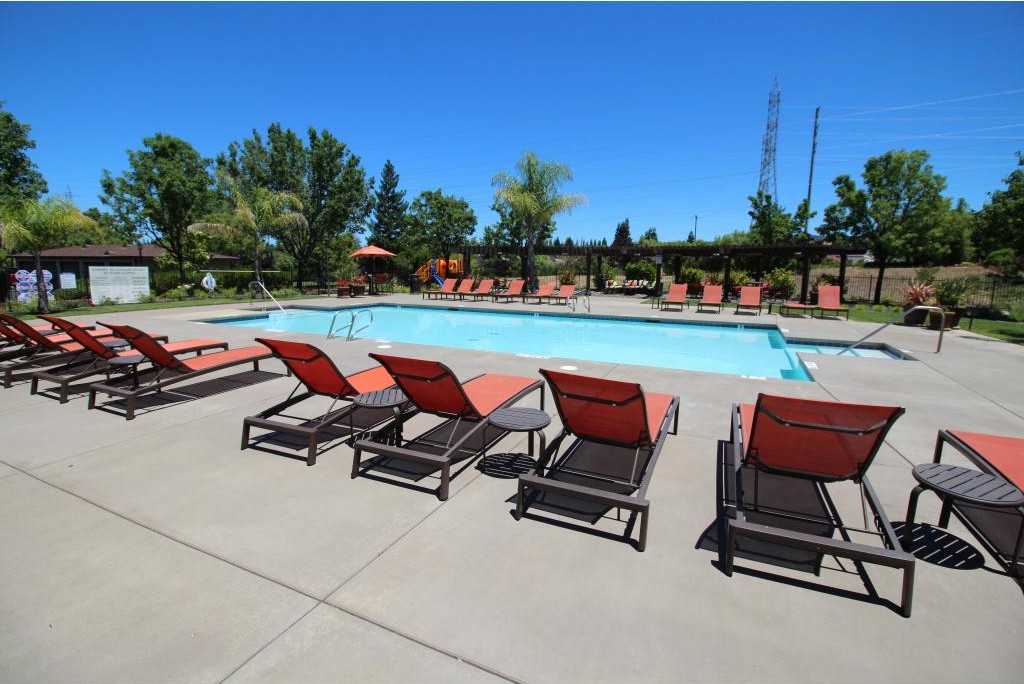 The Fairmont at Willow Creek - Photo 3 of 19