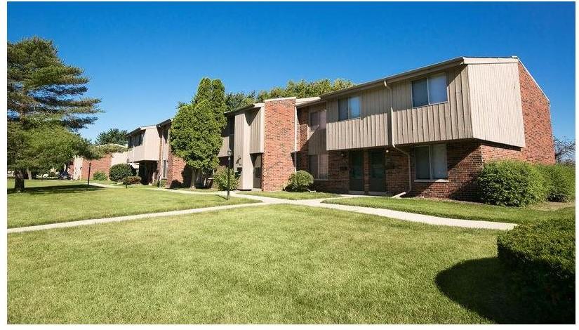 Woodridge Apartments & Townhomes - Photo 2 of 4